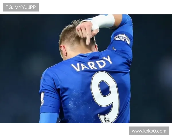 迪亚斯贴纸见证利物浦更衣室情谊